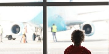 Un avión debió regresar porque una pasajera olvidó a su bebé en el aeropuerto
