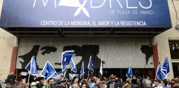 Incidentes en la sede de Madres de Plaza de Mayo durante un procesamiento judicial