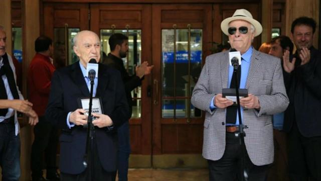 Homenajearon a Héctor Larrea y Cacho Fontana con dos placas con sus nombres