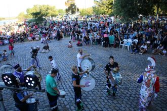 Carnaval todo el Domingo: Jornada musical en el puerto local