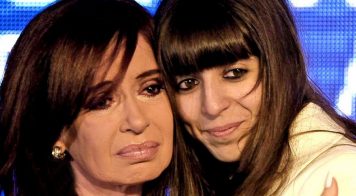 Cristina Kirchner pide revocar la orden judicial que obliga a Florencia a regresar a la Argentina