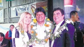 Un kirchnerista más: Evo Morales llegó a la Argentina y participó de un acto en La Matanza