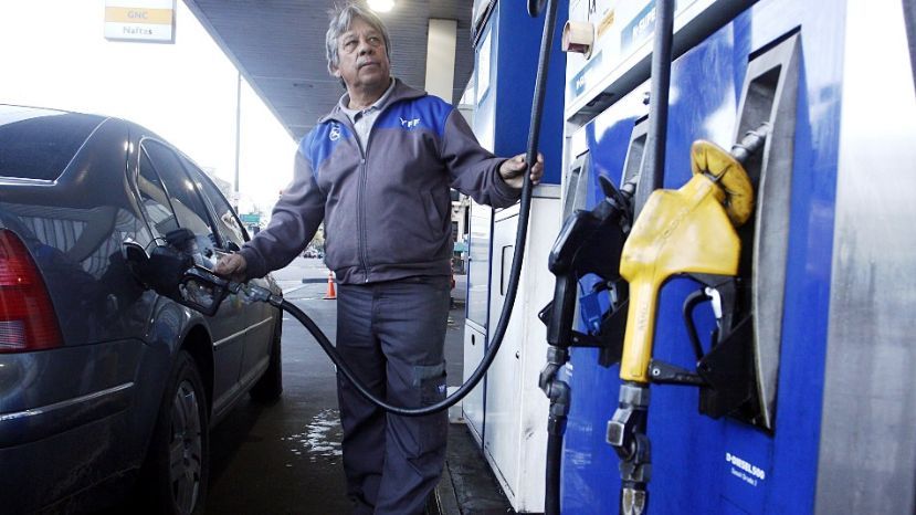YPF aumentó 4% los precios de las naftas en todo el país