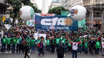 Paro nacional: el Gobierno lo definió como «un fracaso total» y los gremios advirtieron que el plan de lucha recién empieza