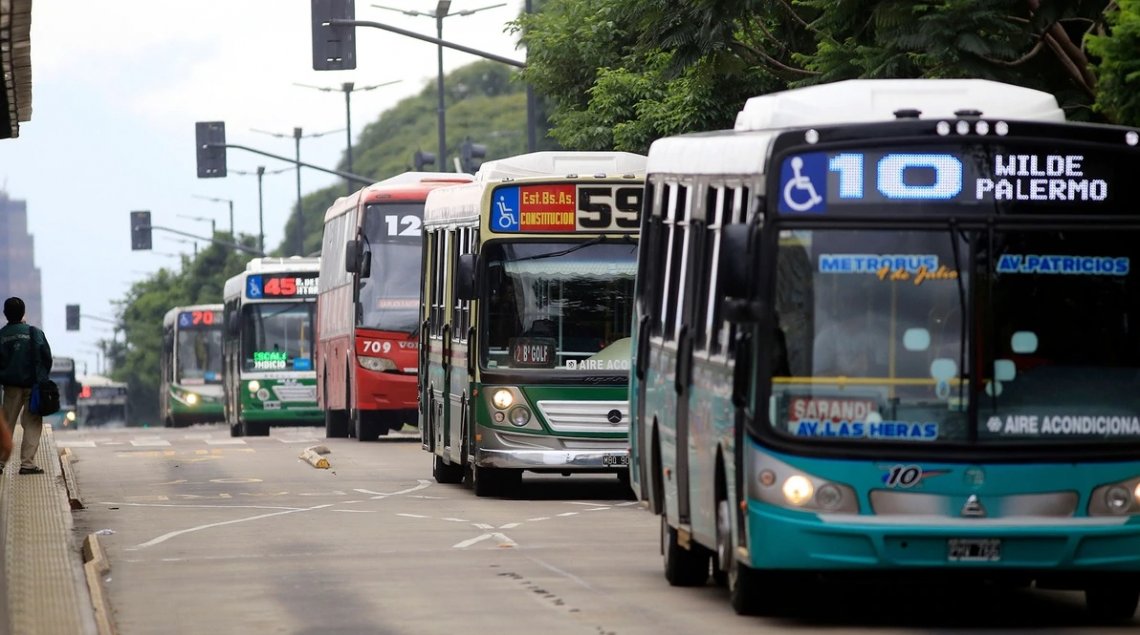Levantaron el paro de transporte del 25 de mayo: los gremios acordaron con el Gobierno y habrá servicio de colectivos, subtes y trenes