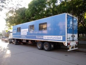 El camión de empleo joven ya esta en Plaza Mitre