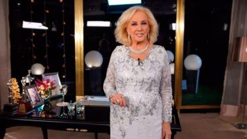 Parte médico de Mirtha Legrand: «Está lúcida con buena evolución postoperatoria»