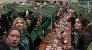 Pañuelazo en el Congreso: presentan por octava vez el proyecto del aborto legal