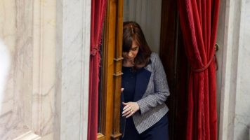 Juicio por la obra pública: autorizaron a Cristina a no asistir a la audiencia del próximo lunes