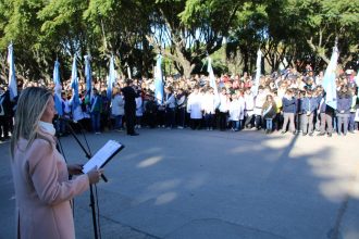 Acto oficial por el día de la Bandera: Galería de fotos