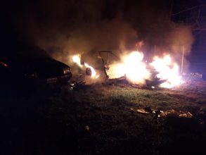 Bomberos: Incendio de un automóvil en la madrugada