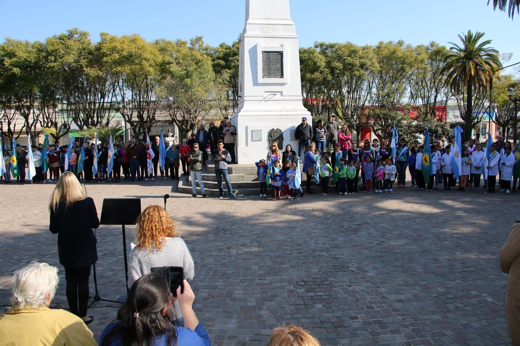 San Martín: Acto oficial en Plaza Mitre