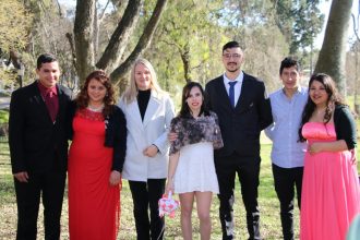 Dieron el si!!: Tres parejas se casaron con el paisaje del Parque Sarmiento de fondo