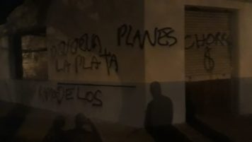 Pintadas en el local político de Juan Ramos
