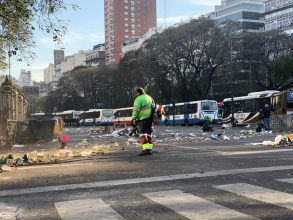 Así quedó la 9 de Julio después del acampe