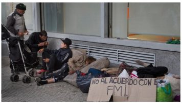 La pobreza subió al 35,4% y ya alcanza a 15,9 millones de argentinos, según el Indec