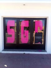 Destructores Urbanos: Rompieron un vidrio de una academia de baile
