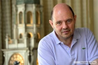 Carlos Rottemberg:” La industria teatral cayó un 29 % en los últimos 4 años”