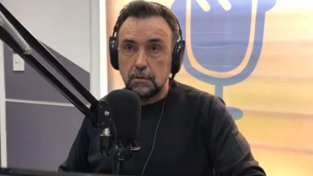 Roberto Navarro fue agredido a la salida de la radio