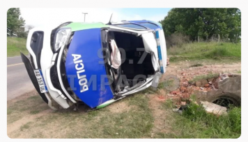 Accidente: Volcó un patrullero en el camino a Alsina