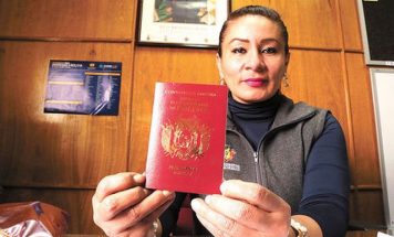 Ciudadanos bolivianos llamados a completar trámites migratorios