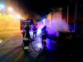 Incendio de volquetes: Intensa actividad de Bomberos