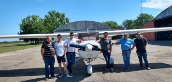 Aero Club: Dos nuevos pilotos de Avión privado aprobaron el examen