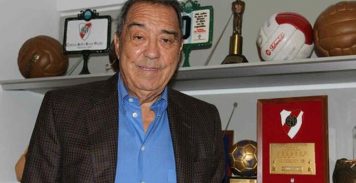 Murió Carlos Ávila, el hombre que cambió la forma de ver el fútbol y construyó un mito