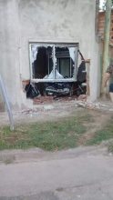 Policiales: Chocaron y se metieron adentro de una casa