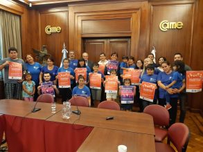 Cámara de fuegos artificiales y asociaciones de autismo presentaron campaña de concientización conjunta