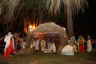 Pesebre viviente en Parroquia Santiago Apóstol