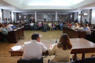 Presupuesto: Se aprobó con el congelamiento de sueldos y gastos para funcionarios y concejales