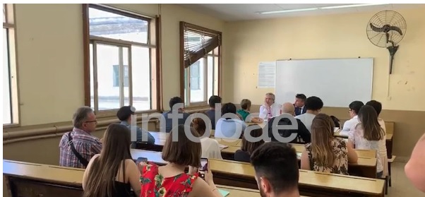 El presidente Alberto Fernández fue a la Facultad de Derecho a tomar examen