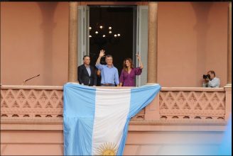 Mauricio Macri se despidió con una plaza llena: “Le digo al presidente electo que va a tener una oposición constructiva”