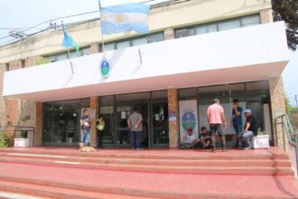 Contratos caídos: El SOEMB se reunió con el ejecutivo y mañana le darán una respuesta