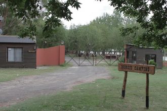 #Un acampe en un lugar cerrado: Desalojaron a 50 personas que ingresaron al Balneario Sur