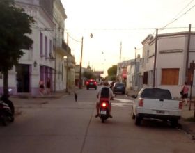 TIEMPOS MODERNOS Publicidad callejera… en moto