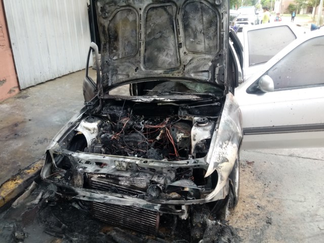 Bomberos: Incendio de un vehículo en la mañana de hoy