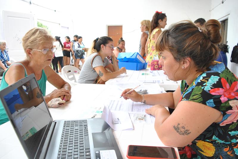 El municipio desarrolla jornadas de seguridad alimentaria en los centros barriales de la ciudad