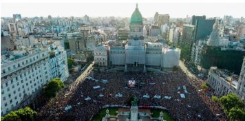 Multitudinaria movilización frente a la Plaza del Congreso para pedir justicia por Fernando y protestar contra la violencia