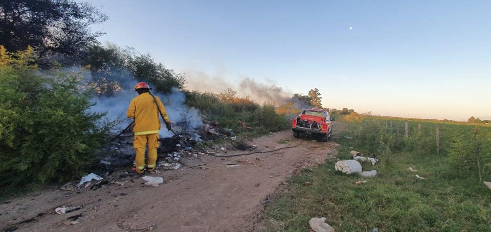 Bomberos: Incendio en un basural