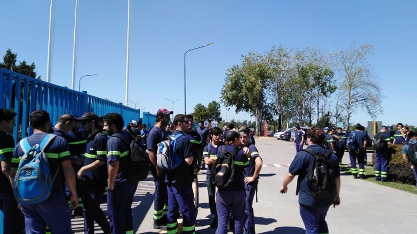 Protesta de trabajadores de la planta de Quilmes en Zárate: «nos obligan a no cumplir la cuarentena obligatoria y no fabricamos alimentos de primera necesidad»