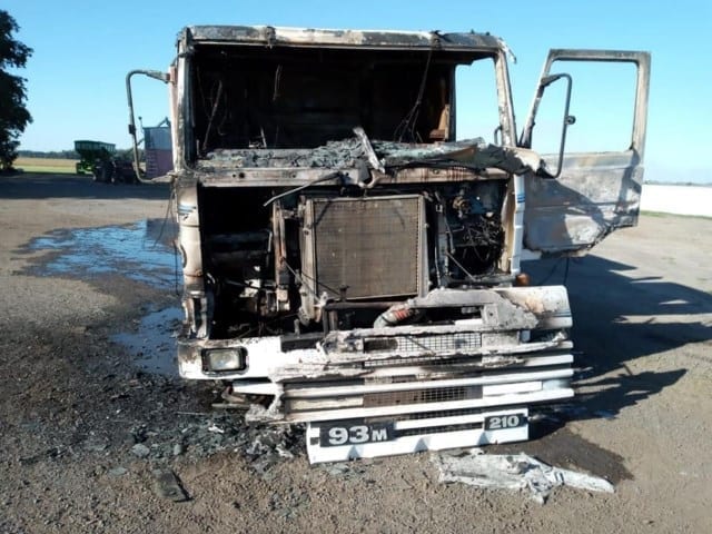 Bomberos: Incendio de un camión en el paraje «La Tortuga»