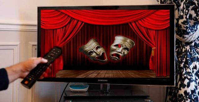 Teatro en casa: 5 obras para ver y no moverse del sillón