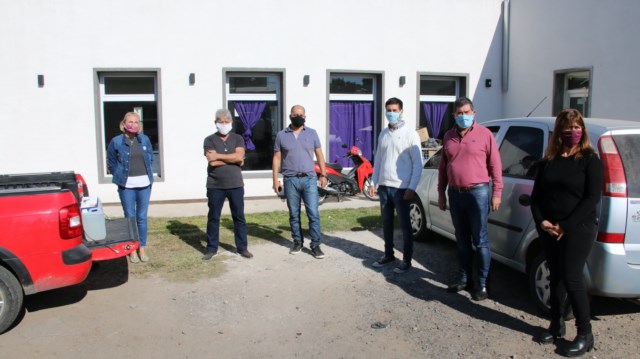 Donación: Concejales de Juntos por el Cambio entregaron insumos