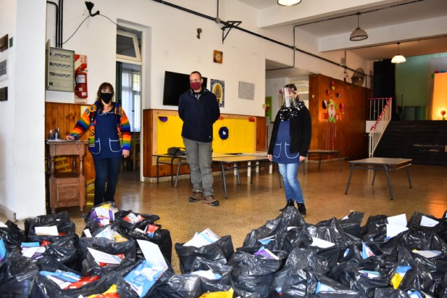 El Consejo Escolar entrega módulos de alimentos en jardines y escuelas