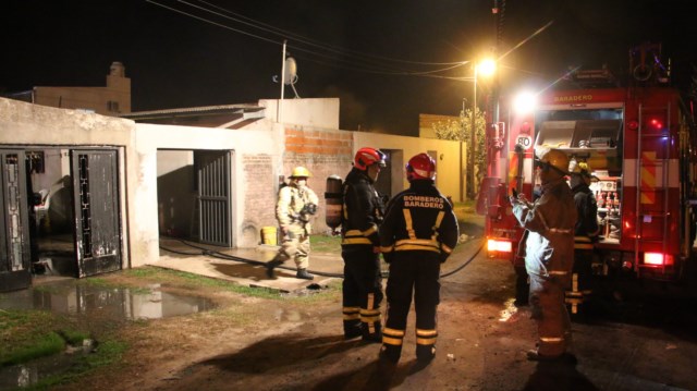 Bomberos: Incendio en José María Paz y Pedro Alonso