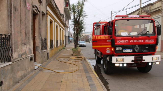Bomberos: Incendio de una planta en el patio de una vivienda