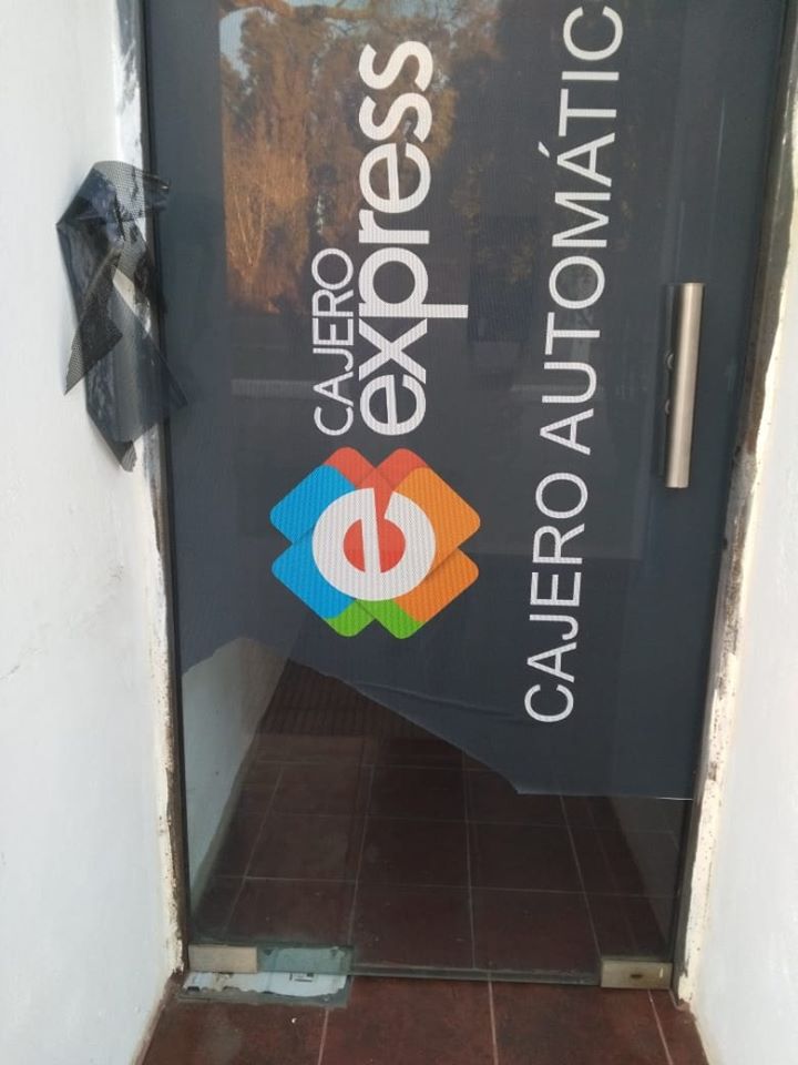 Alsina: Instalaron un cajero automático y ya sufrió roturas