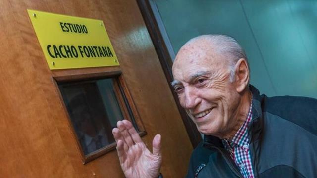 A los 88 años, Cacho Fontana se curó de coronavirus y recibió el alta